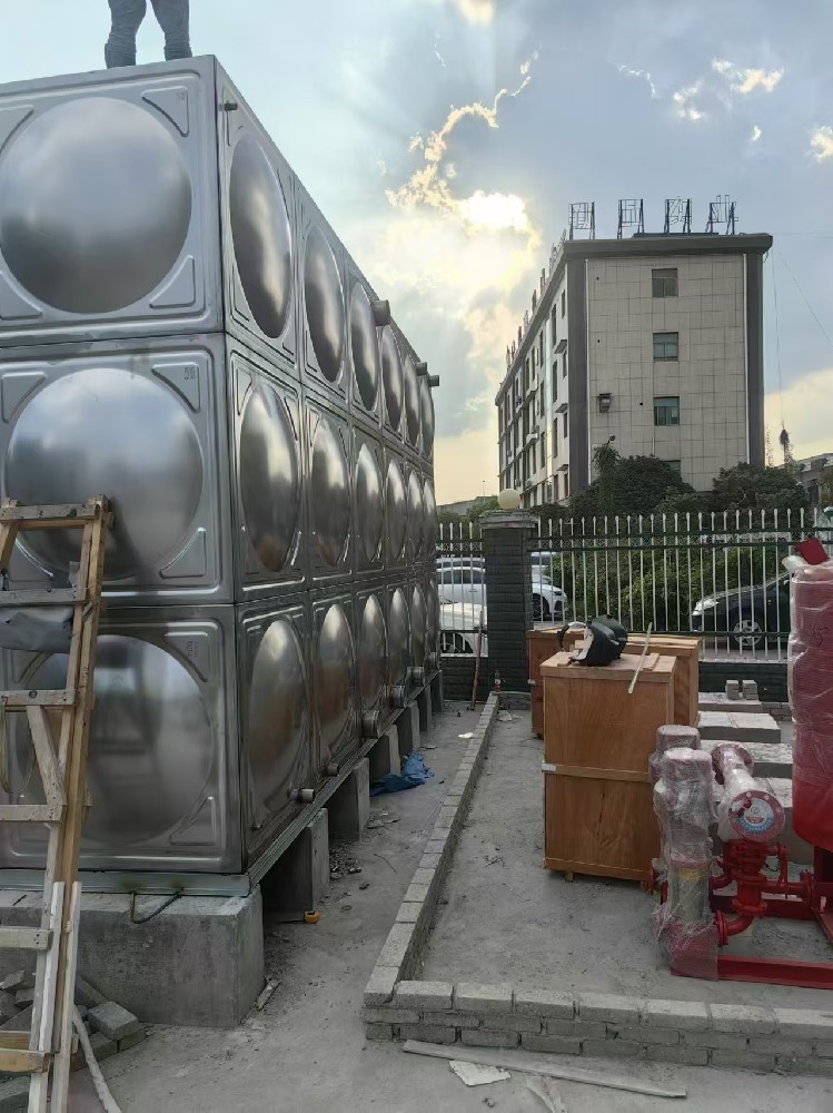 浙江清澈不銹鋼水箱浙江清澈不銹鋼水箱廠家浙江清澈不銹鋼水箱廠浙江清澈環(huán)保設(shè)備有限公司專業(yè)銷售不銹鋼水箱產(chǎn)品寧波不銹鋼水箱寧波水泵寧波消防泵產(chǎn)品